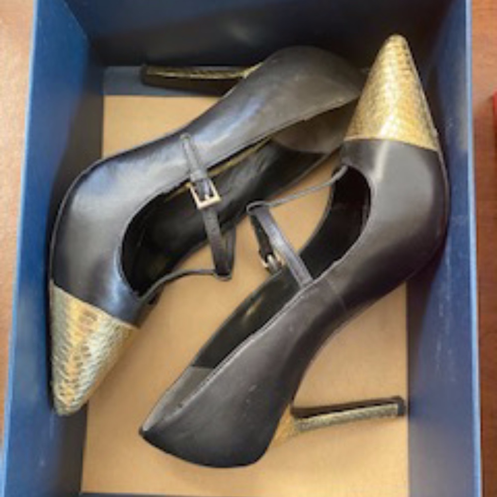 Pour La Victoire Black Heels